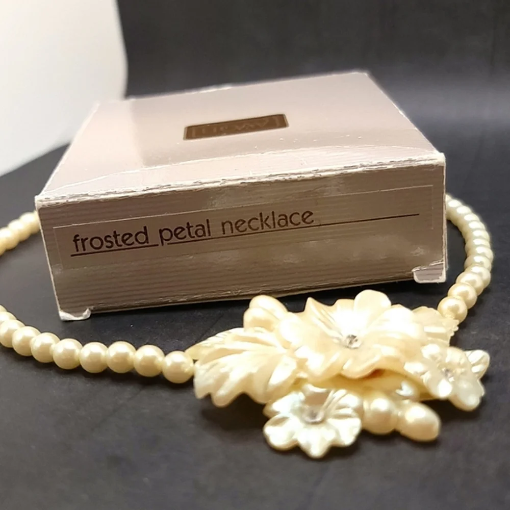 Vintage 1991 AVON  Frosted Petal Necklace Pearl Rhinestone Flowers
